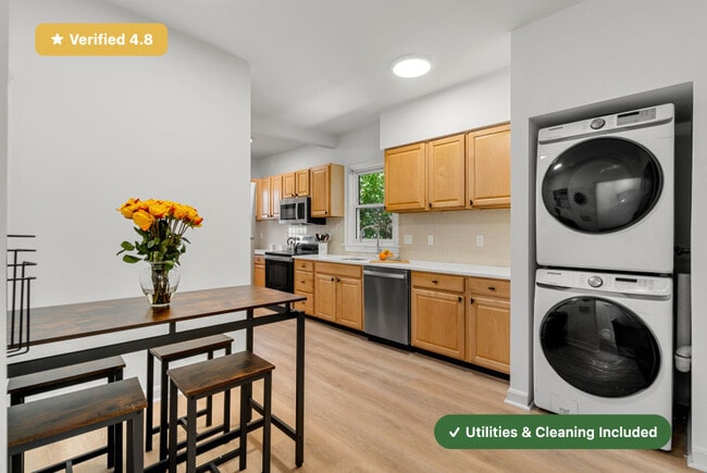 Foto del edificio - RoostUp Furnished Private Bedroom with Private Ensuite Bath in Jamaica Plain