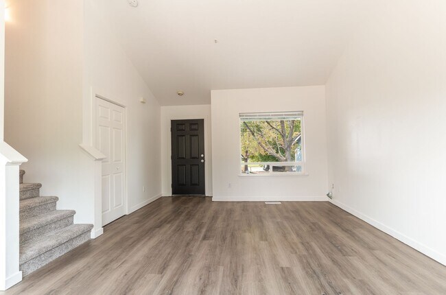 Foto del edificio - Charming 3-Bed, 2-Bath Home with Spacious ...