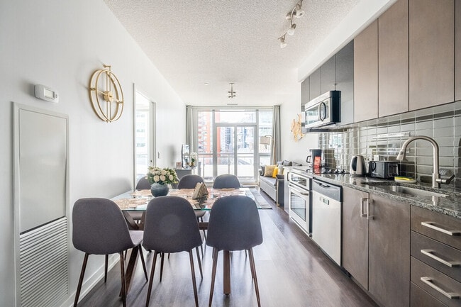 Building Photo - 130 Eglinton Ave E