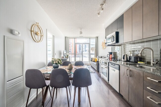 Building Photo - 98 Lillian St