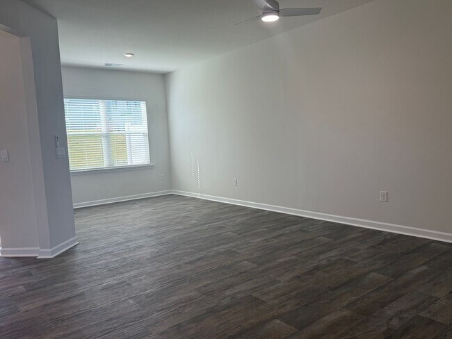 Building Photo - NEW BUILT TH In Sanford NC, Available NOW!
