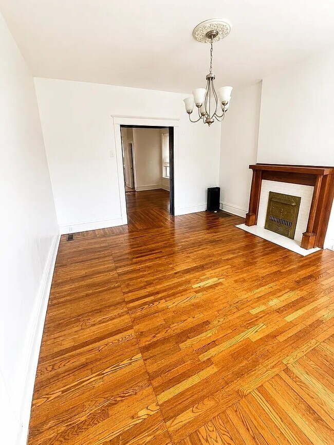 Foto del edificio - 4451 Oakland Ave