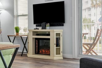 Building Photo - 22 Moreno Point Rd