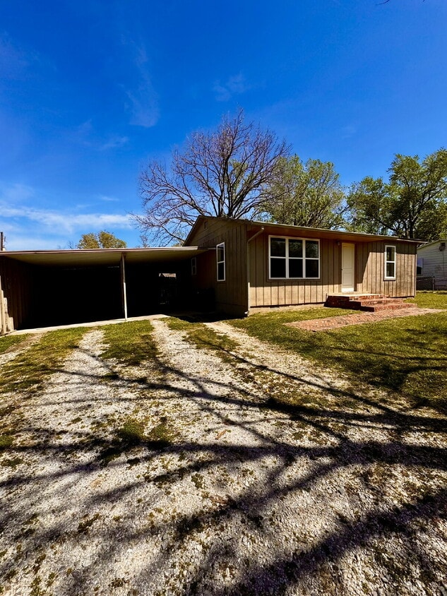 Photo - 803 E Greenfield St