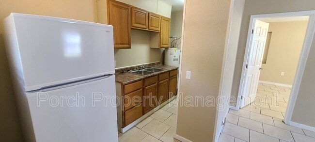 Building Photo - 102 Ellis Dr