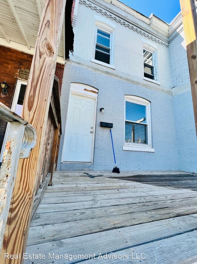 Building Photo - 3 br, 1 bath House - 162 N MILLICK ST