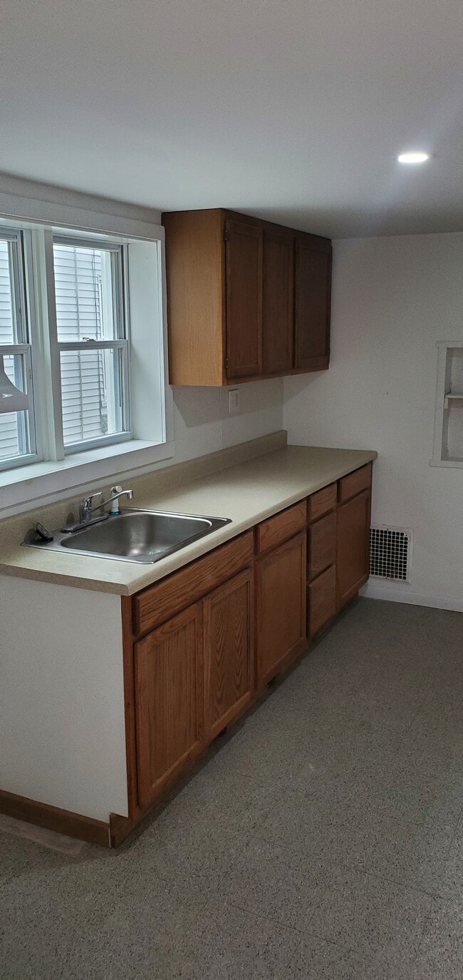 823 Locust St Unit 823, Lebanon, PA 17042 Apartments in Lebanon, PA