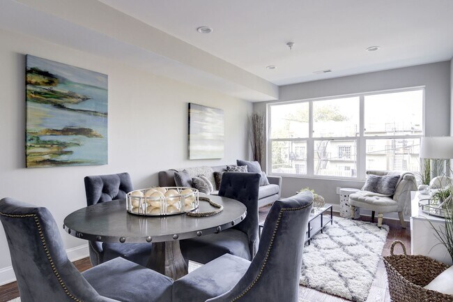 Living + Dining - 1920 3rd St NE