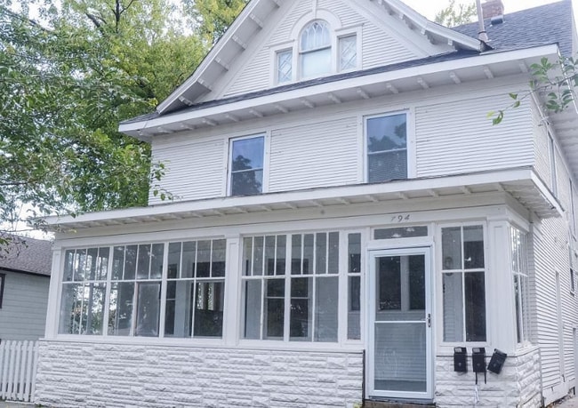 Building Photo - 794 Case