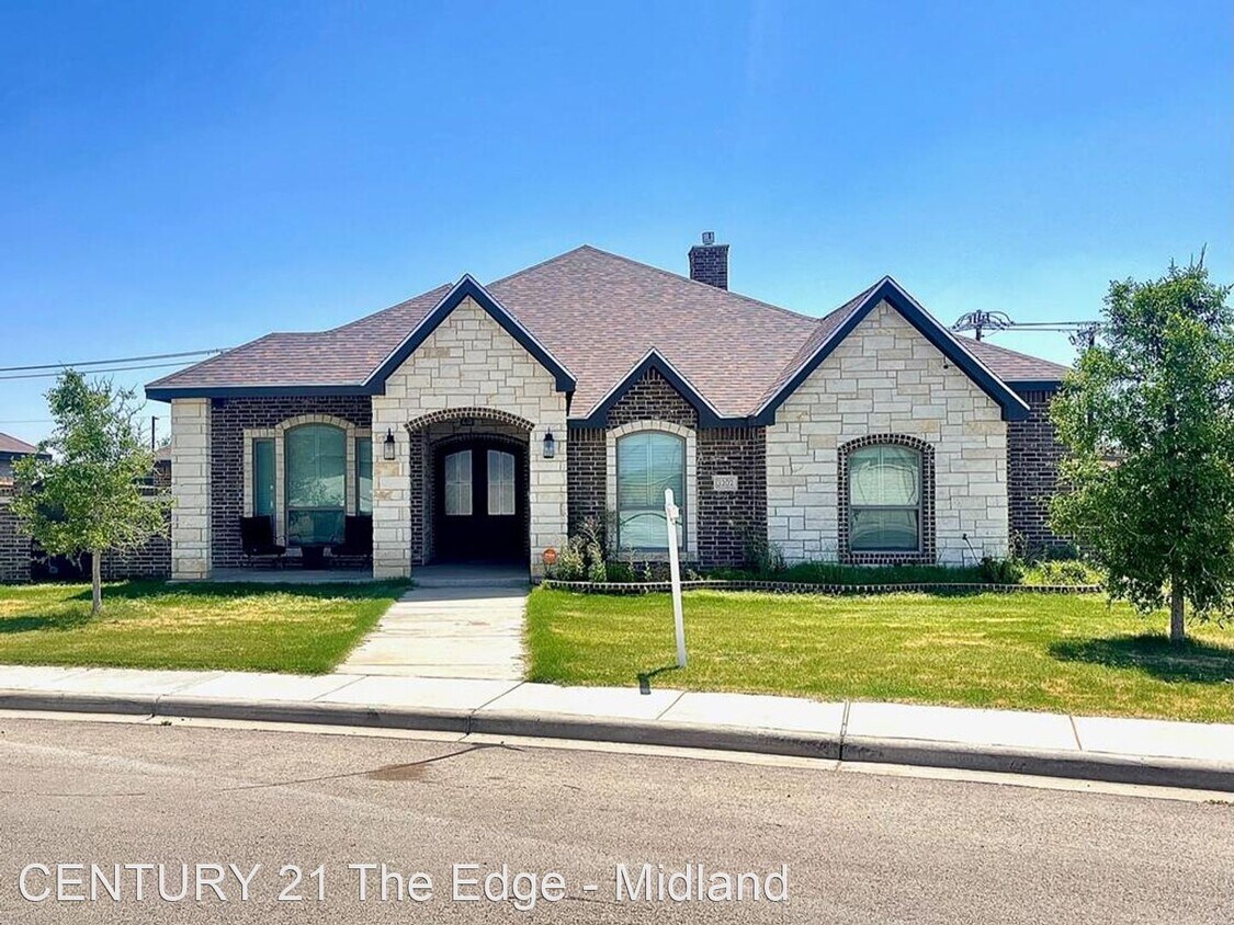 4 br, 3 bath House 3202 Verona Dr L/O House Rental in Odessa, TX