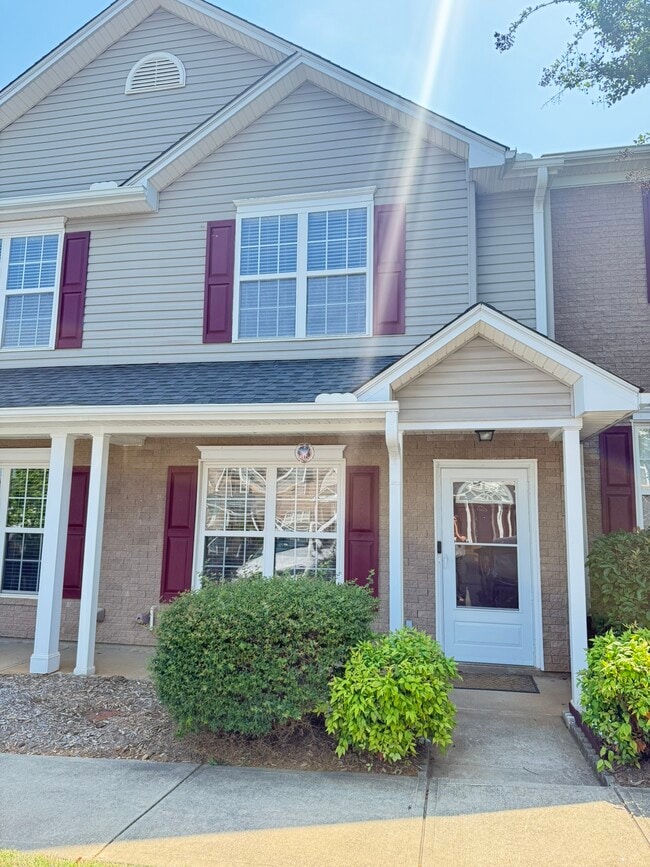 Main Entrance - 612 Graythorn Ln