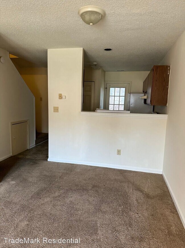 Building Photo - 2 br, 1.5 bath House - 1719 Fox Hollow Dr