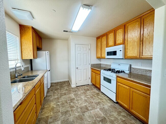 Foto del edificio - 3 bed/ 2 bath house in country setting