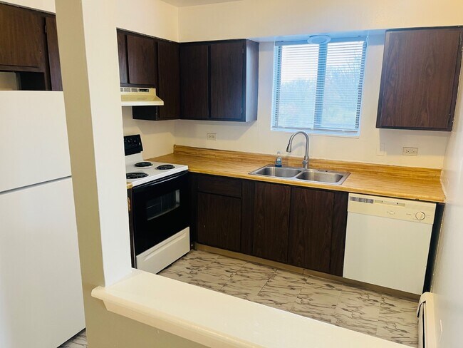 Foto del edificio - 4561 Heartland Dr