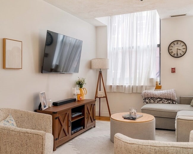 Photo - 188 North St Apartment