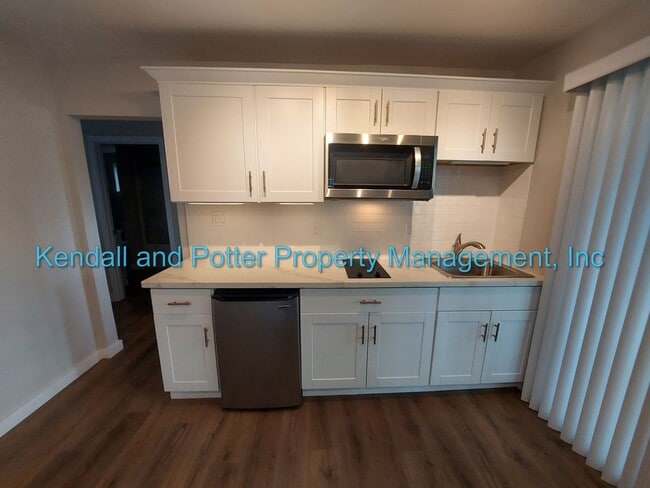 Building Photo - 405 HILL Crest
