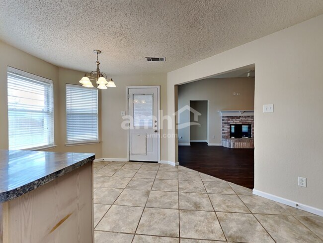 Building Photo - 955 Aaron Dr