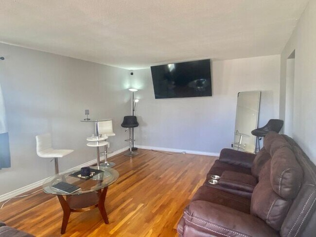 Building Photo - Remodled Duplex in Central Loveland