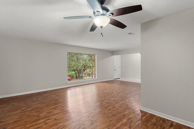 Foto del edificio - 1601 Cliffside Dr