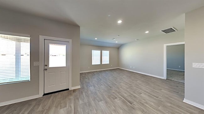 Building Photo - 4200 Colt Dr