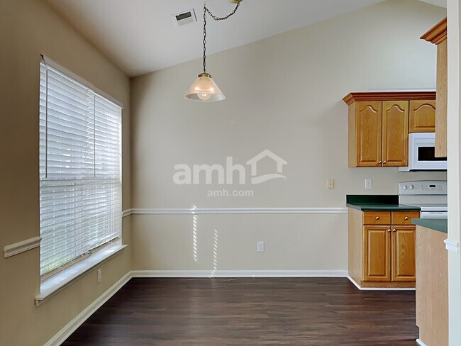 Foto del edificio - 3702 Tuxford Ln