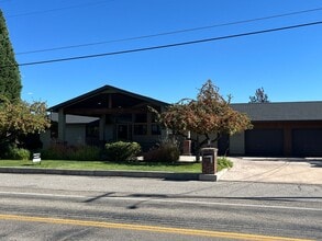 Building Photo - 3736 N Mountain View Dr