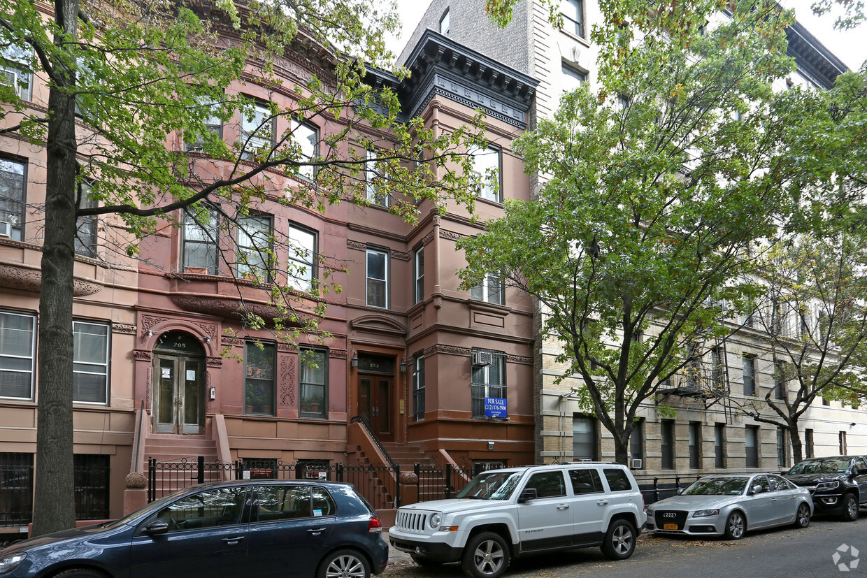 Foto principal - 203 W 137th St