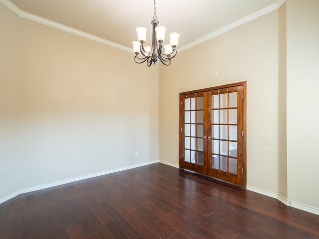 Foto del edificio - 1418 E Oates Rd