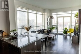 Building Photo - 98 Lillian St