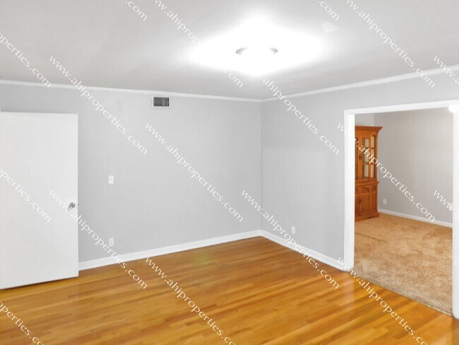 Foto del edificio - 3520 Royal Crest Dr