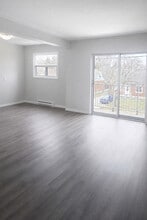 Building Photo - 105 Mausser Av