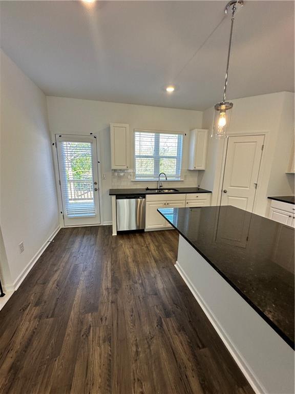 Foto del edificio - 5720 Schelton Pl