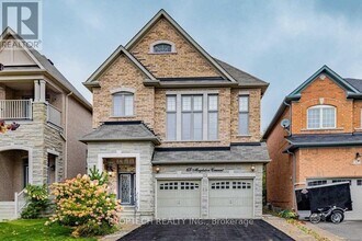 Building Photo - 65 Magdalan Cres