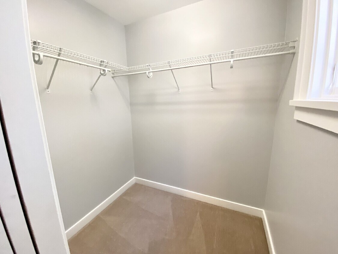 25 Tabby Shell Rd Unit Garage Apartment, Bluffton, SC 29910 Room for