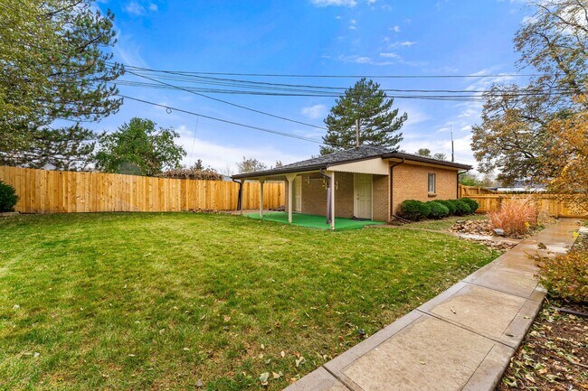 Foto del edificio - Spacious 4 bedroom in Wheat Ridge + Garage