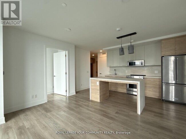 Building Photo - 200 Redpath Ave