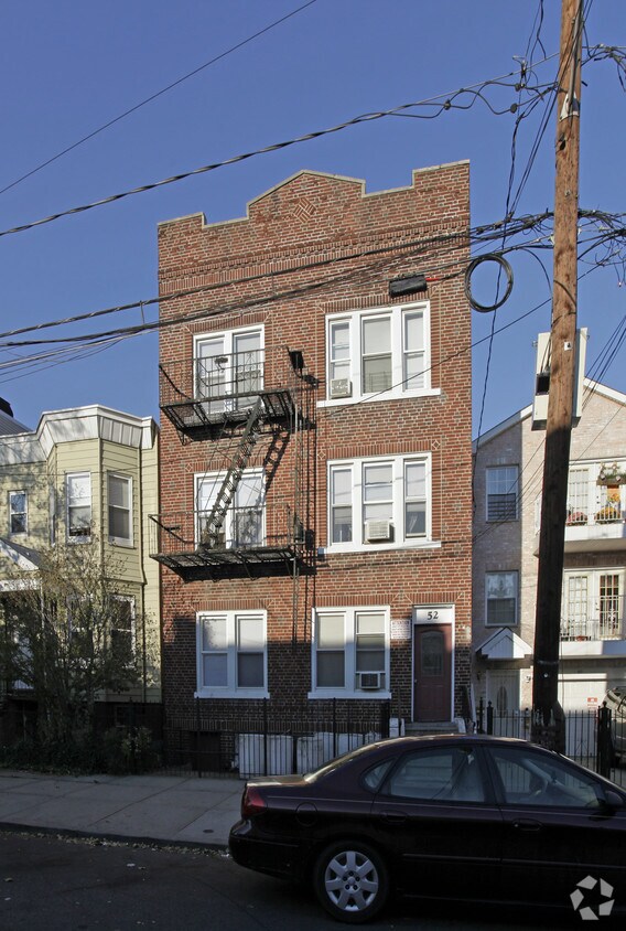 Building Photo - 52 Gardner Ave