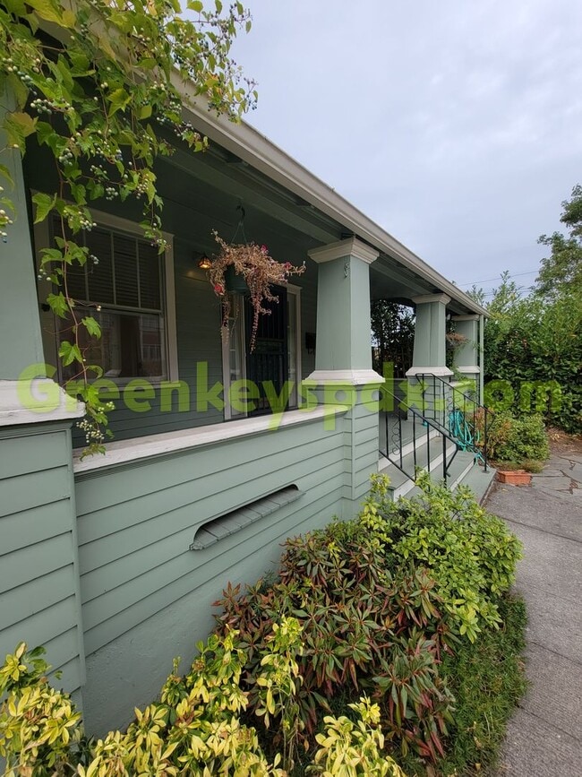 Foto del edificio - Beautiful 2-bedroom house built in 1914 ri...