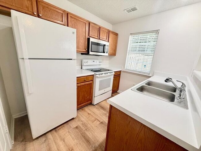Building Photo - 15536 Asterwind Ct