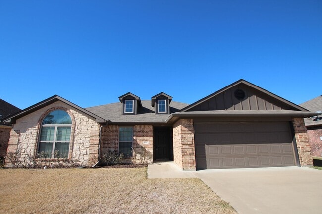 Building Photo - Coming Soon! Stunning 3/2/2 in Tyler ISD!
