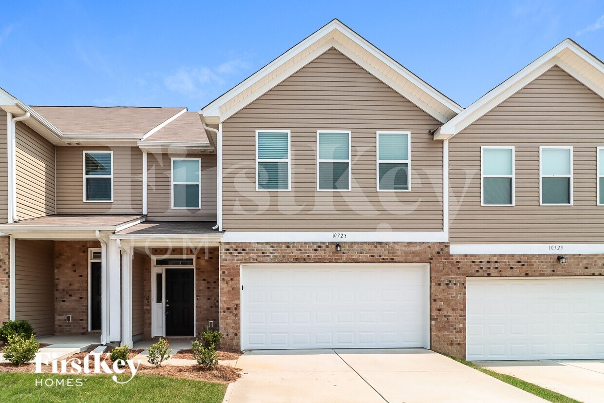 Foto principal - 10723 Rivergate Dr NW