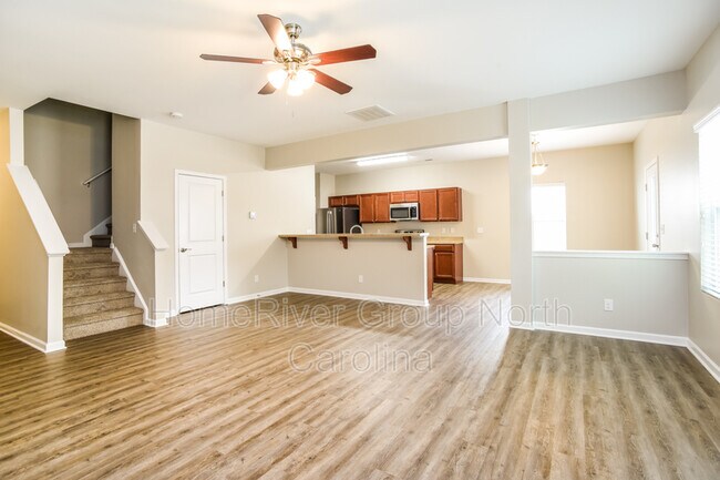 Foto del edificio - 1068 Joselynn Drive