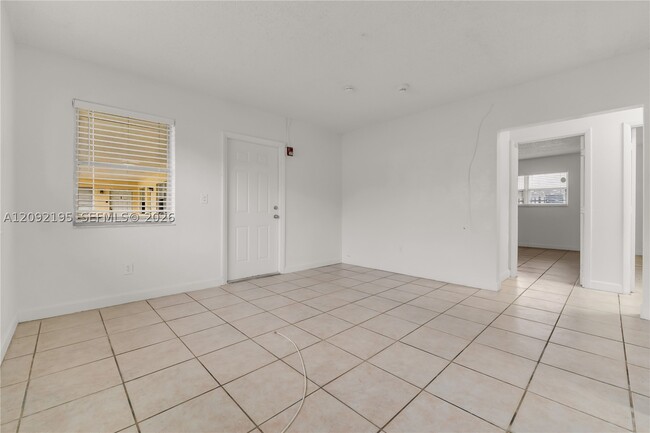 Foto del edificio - 6318 SW 25th St