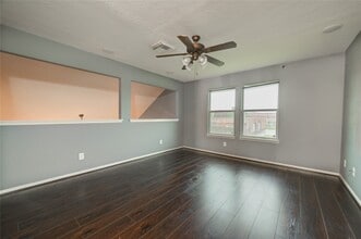 Building Photo - 2931 Meadowglen Cove