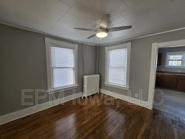 Building Photo - 214 2nd St SW