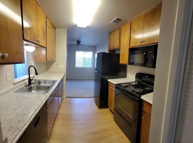 1 habitación, 1 baño, cocina - Northwood Place Apartments