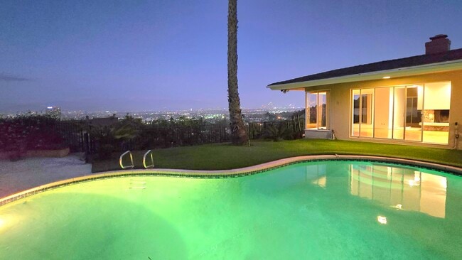 Foto del edificio - 3903 Carol Court