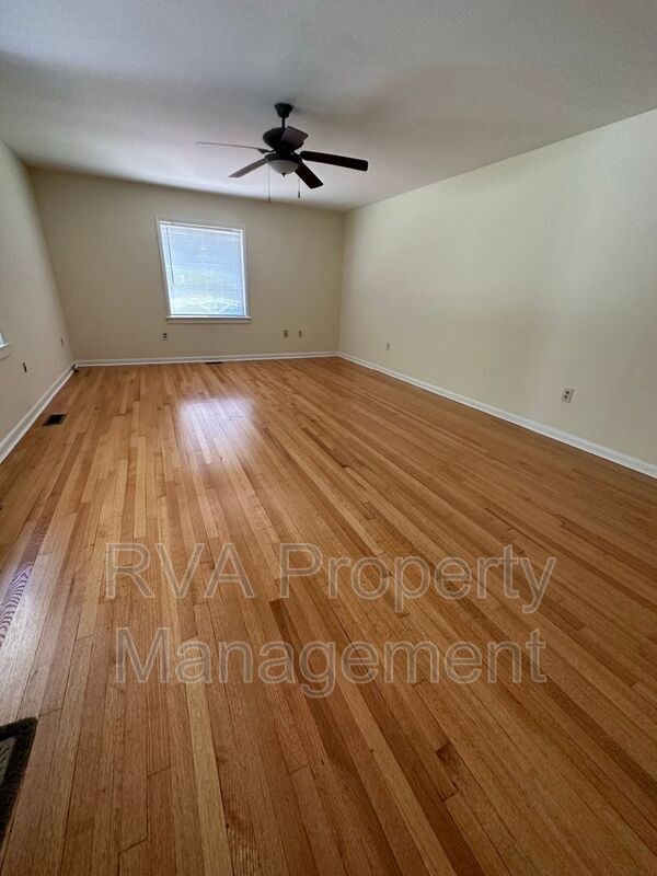 Building Photo - 12070 Karen Dr