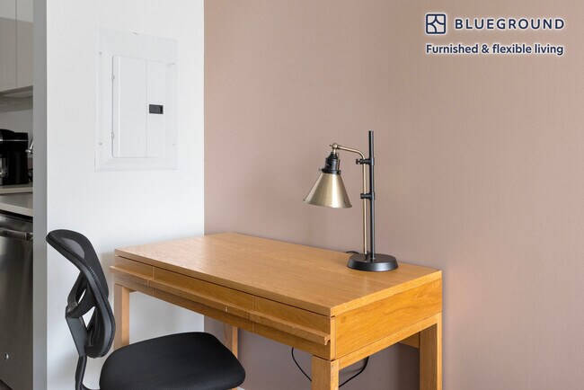 Foto del edificio - 8 10th St