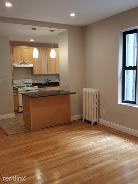 Building Photo - 600 W 188th St